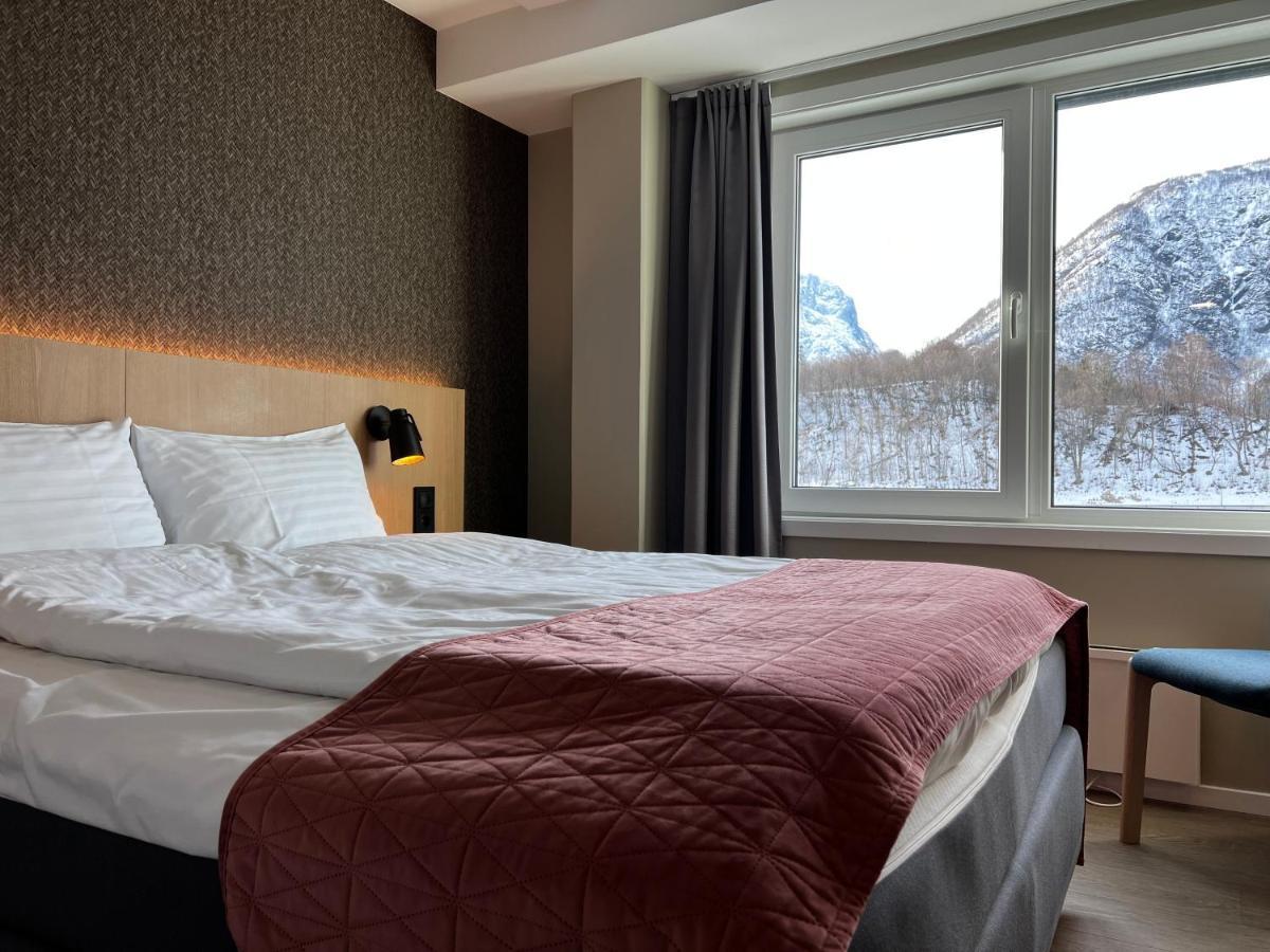 Frichs Ekspress Andalsnes Hotell Eksteriør bilde