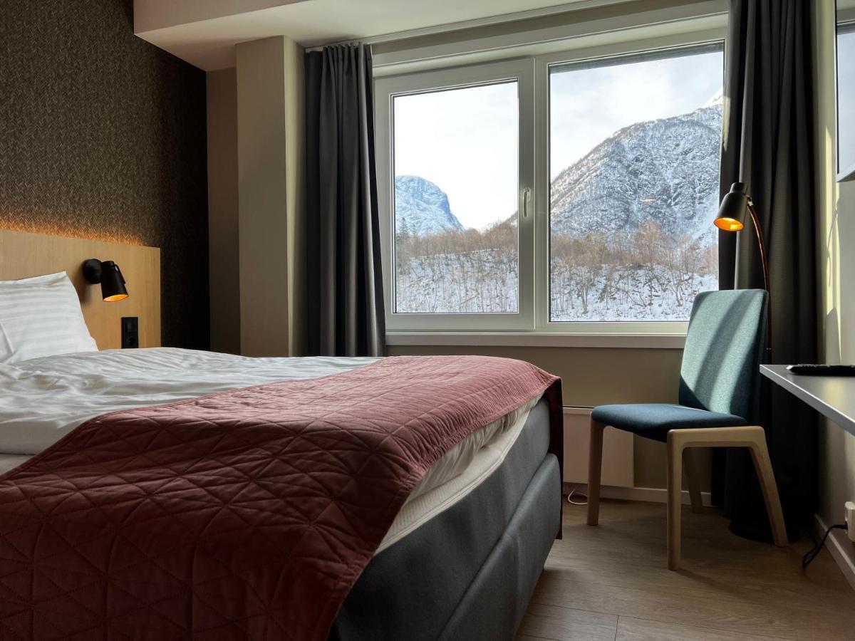 Frichs Ekspress Andalsnes Hotell Eksteriør bilde