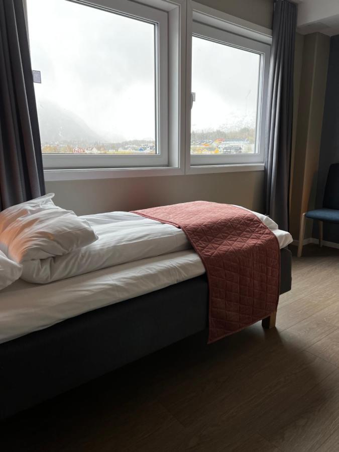 Frichs Ekspress Andalsnes Hotell Eksteriør bilde